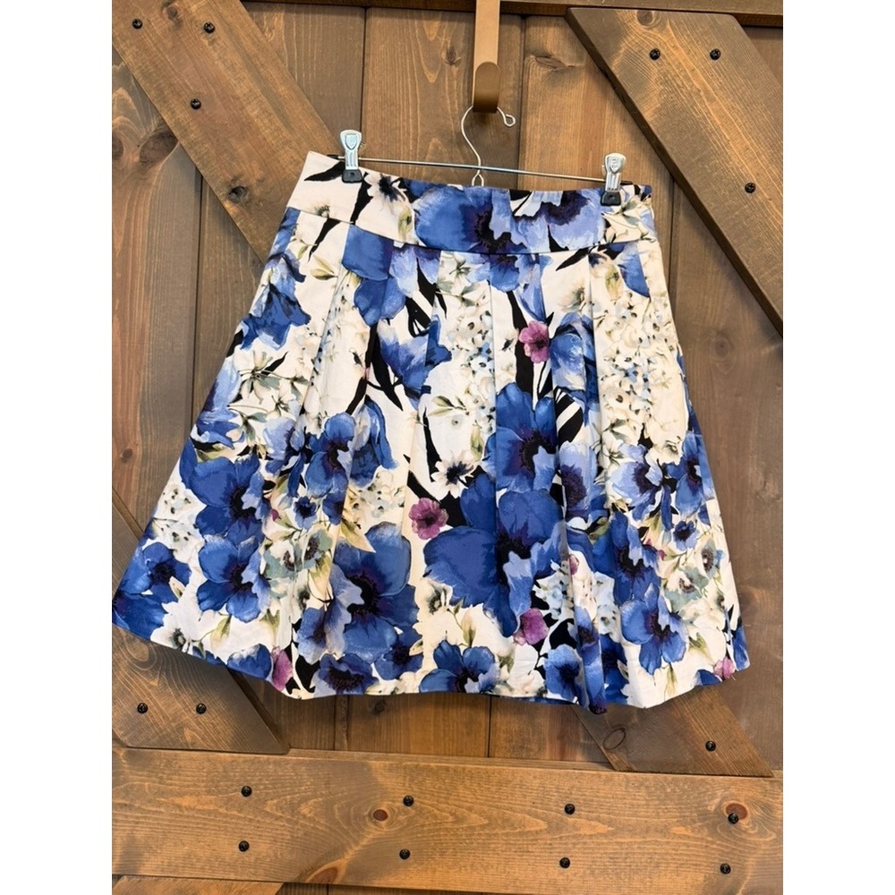 White House Black Market Floral Skirt Womens 2 Blue White Excellent Pleated Mini